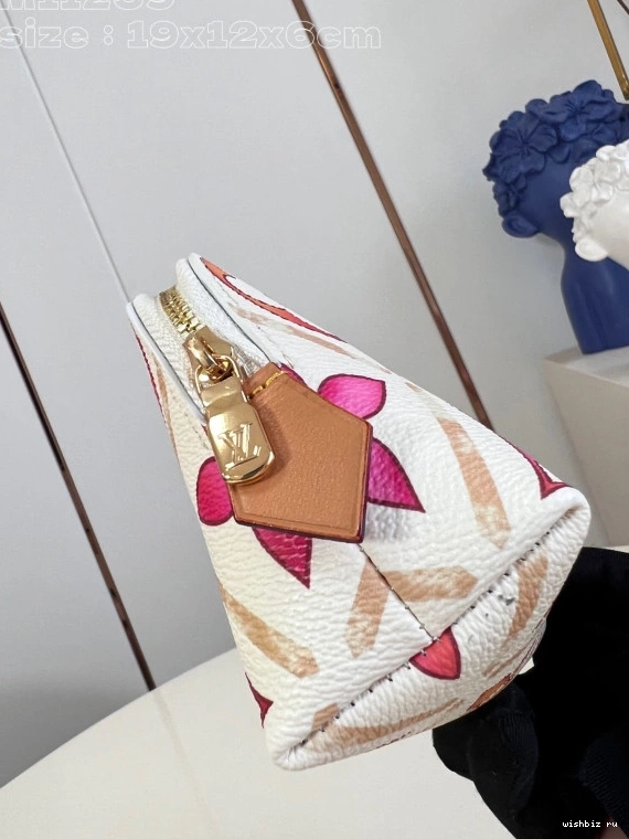 WIS Louis Pochette Cosmétique PM Vuitton 1021